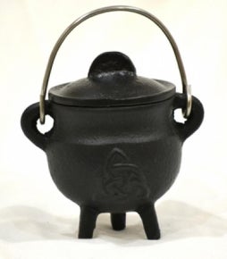 Triquetra Cast Iron Cauldron w/lid 3"H 2.75"D